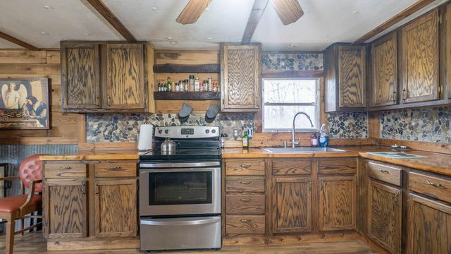 12786 County Road 8870, West Plains, MO 65775