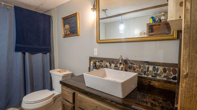 12786 County Road 8870, West Plains, MO 65775