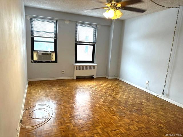 181 Pearsall Drive 4D, Mount Vernon, NY 10552