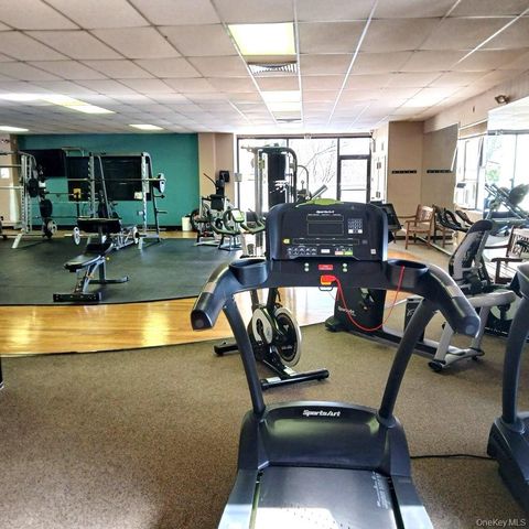 181 Pearsall Drive 4D, Mount Vernon, NY 10552