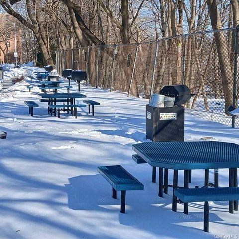 181 Pearsall Drive 4D, Mount Vernon, NY 10552