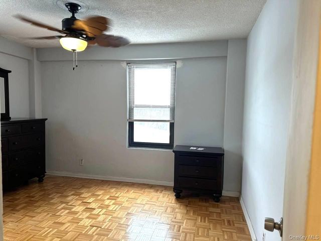 181 Pearsall Drive 4D, Mount Vernon, NY 10552