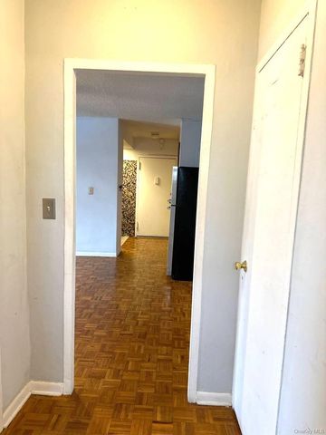 181 Pearsall Drive 4D, Mount Vernon, NY 10552