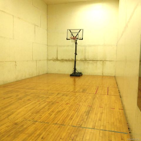 181 Pearsall Drive 4D, Mount Vernon, NY 10552