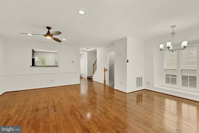 1249 QUAKER HILL DR, Alexandria, VA 22314