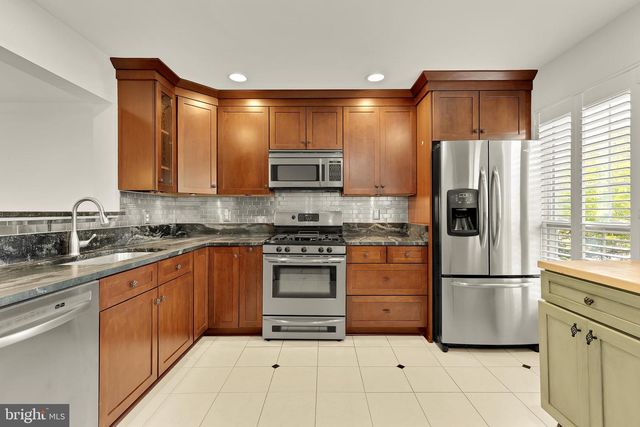 1249 QUAKER HILL DR, Alexandria, VA 22314