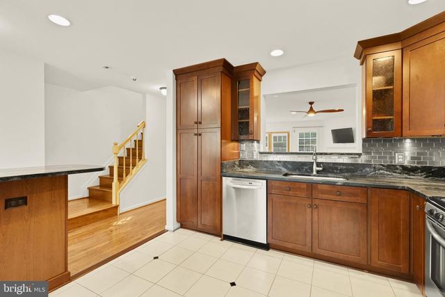 1249 QUAKER HILL DR, Alexandria, VA 22314