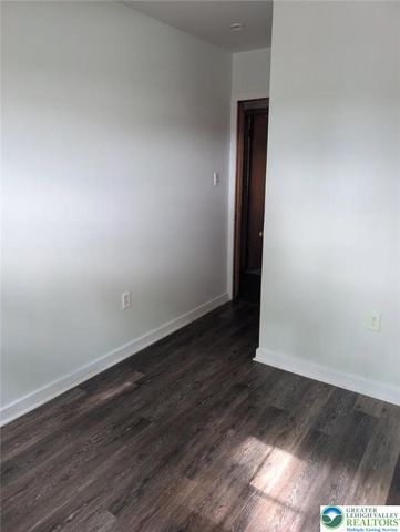 1440 Greenview Drive, Bethlehem City, PA 18018