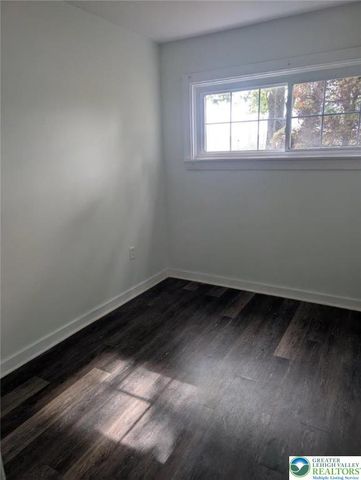 1440 Greenview Drive, Bethlehem City, PA 18018