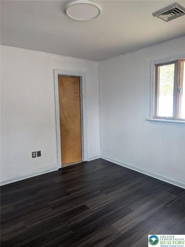 1440 Greenview Drive, Bethlehem City, PA 18018