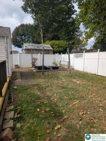 1440 Greenview Drive, Bethlehem City, PA 18018