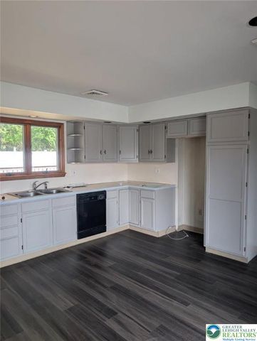 1440 Greenview Drive, Bethlehem City, PA 18018