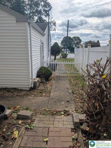 1440 Greenview Drive, Bethlehem City, PA 18018