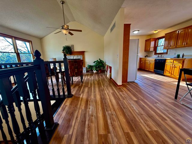 33124 W 87th Terr, De Soto, KS 66018
