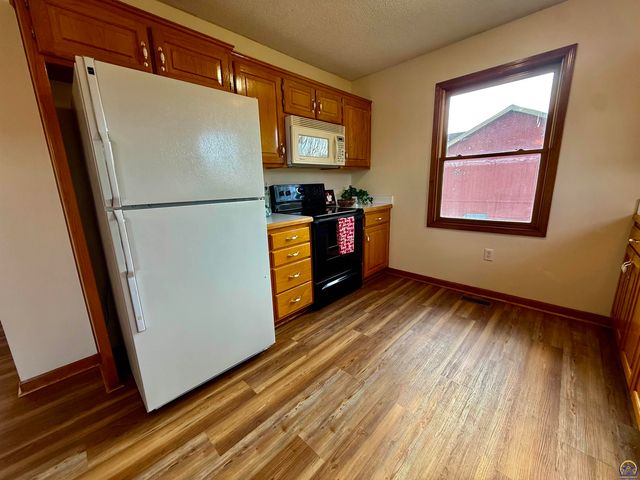 33124 W 87th Terr, De Soto, KS 66018