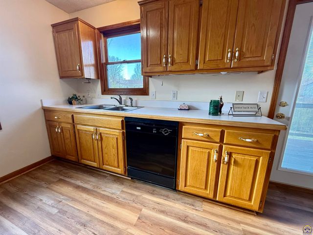 33124 W 87th Terr, De Soto, KS 66018
