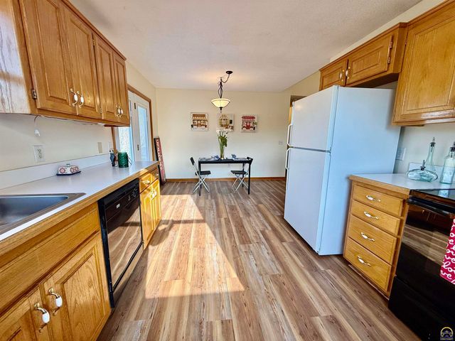 33124 W 87th Terr, De Soto, KS 66018