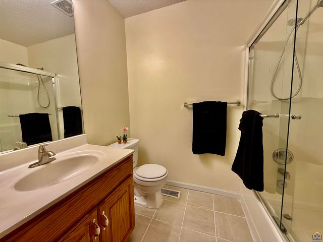 33124 W 87th Terr, De Soto, KS 66018