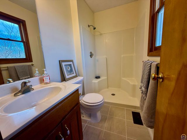 33124 W 87th Terr, De Soto, KS 66018