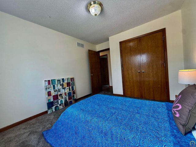 33124 W 87th Terr, De Soto, KS 66018