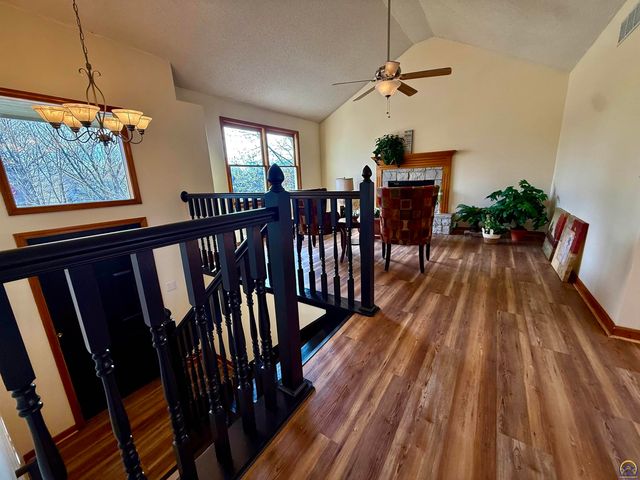 33124 W 87th Terr, De Soto, KS 66018
