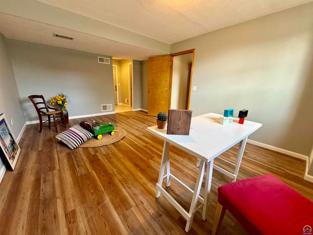 33124 W 87th Terr, De Soto, KS 66018