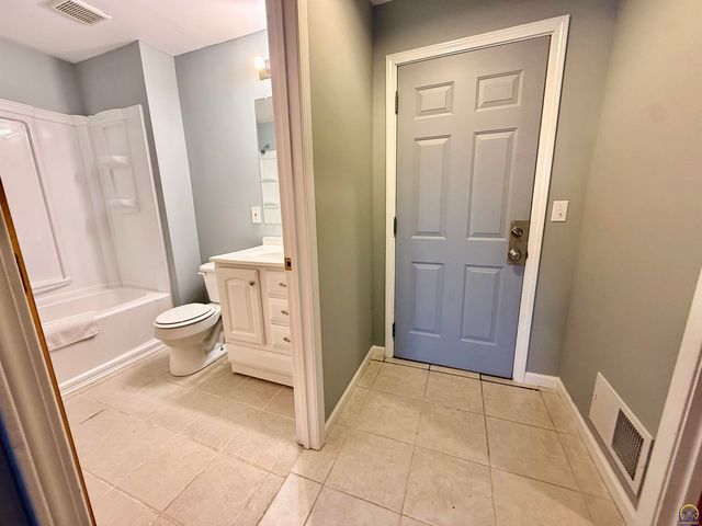 33124 W 87th Terr, De Soto, KS 66018