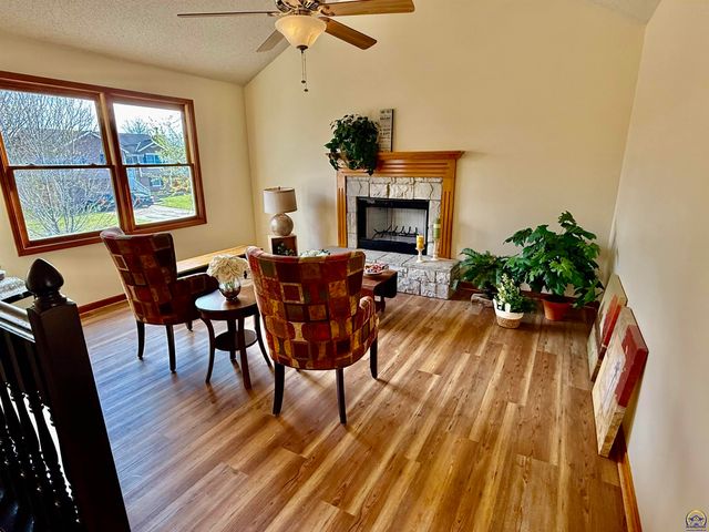 33124 W 87th Terr, De Soto, KS 66018