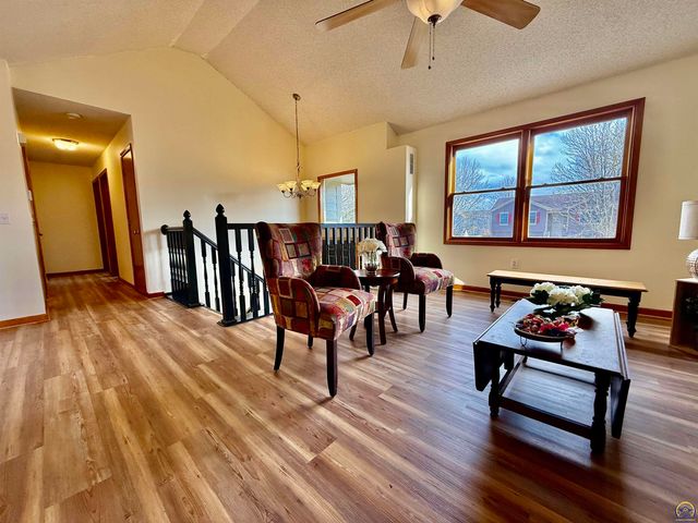 33124 W 87th Terr, De Soto, KS 66018