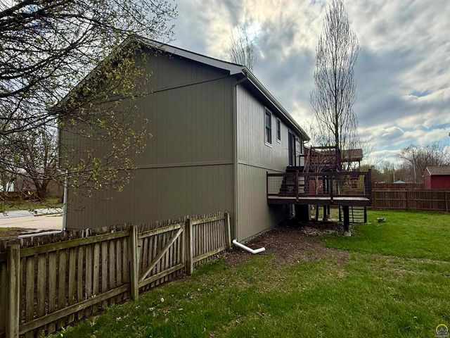 33124 W 87th Terr, De Soto, KS 66018