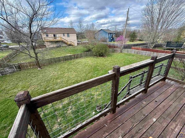 33124 W 87th Terr, De Soto, KS 66018