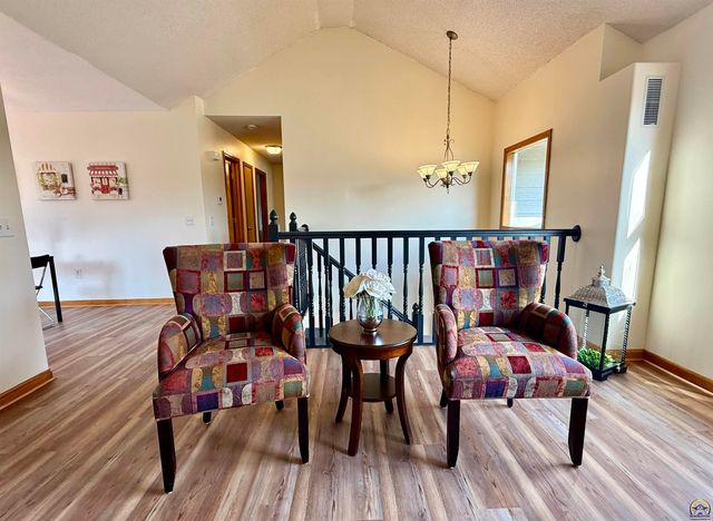 33124 W 87th Terr, De Soto, KS 66018