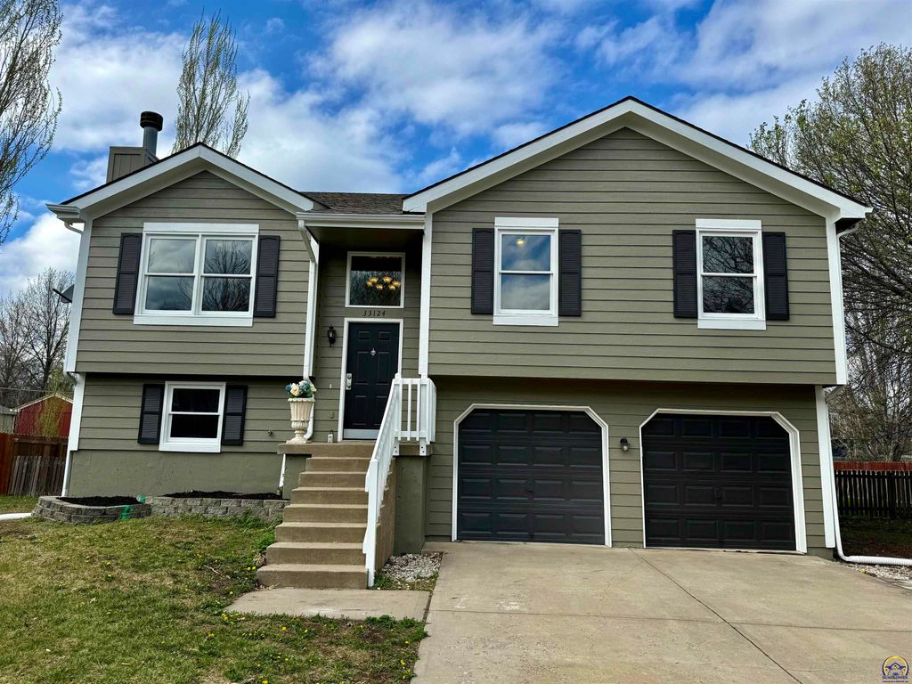 33124 W 87th Terr, De Soto, KS 66018