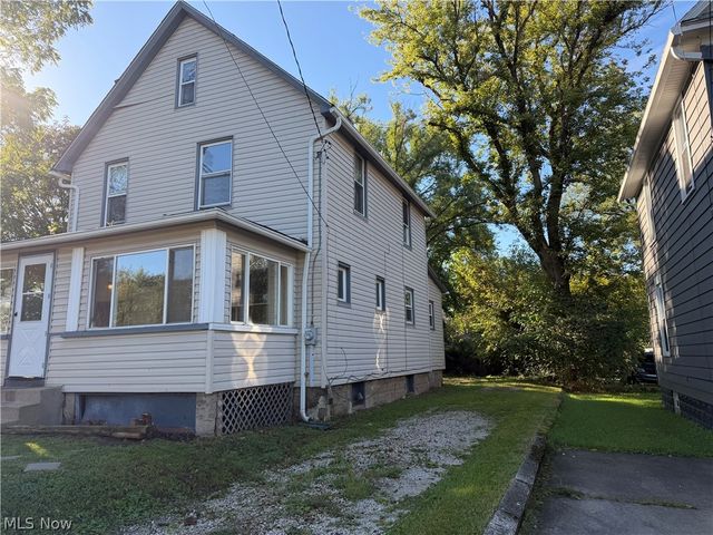 1218 Mcintosh Avenue, Akron, OH 44314