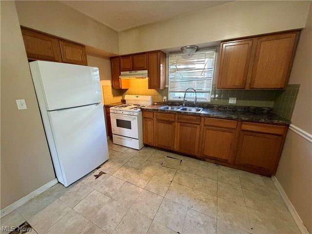 1218 Mcintosh Avenue, Akron, OH 44314