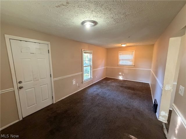 1218 Mcintosh Avenue, Akron, OH 44314