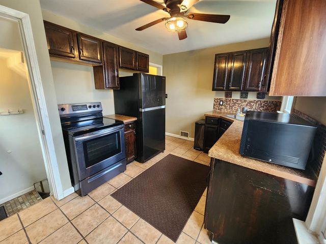 33988 Currier Street, Wayne, MI 48184