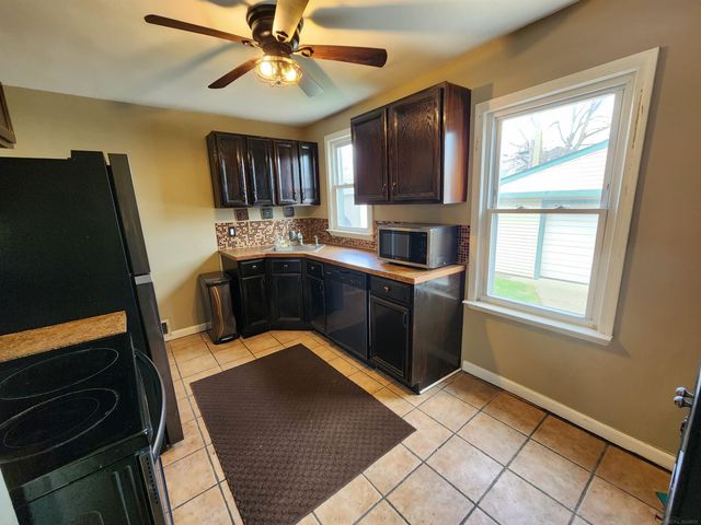 33988 Currier Street, Wayne, MI 48184