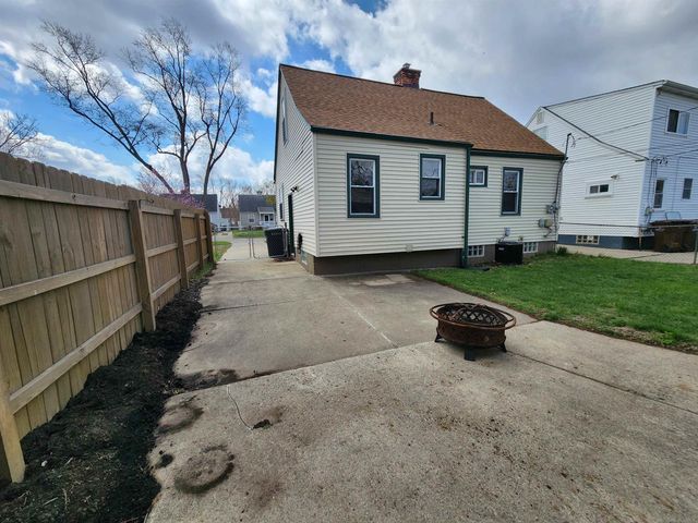 33988 Currier Street, Wayne, MI 48184