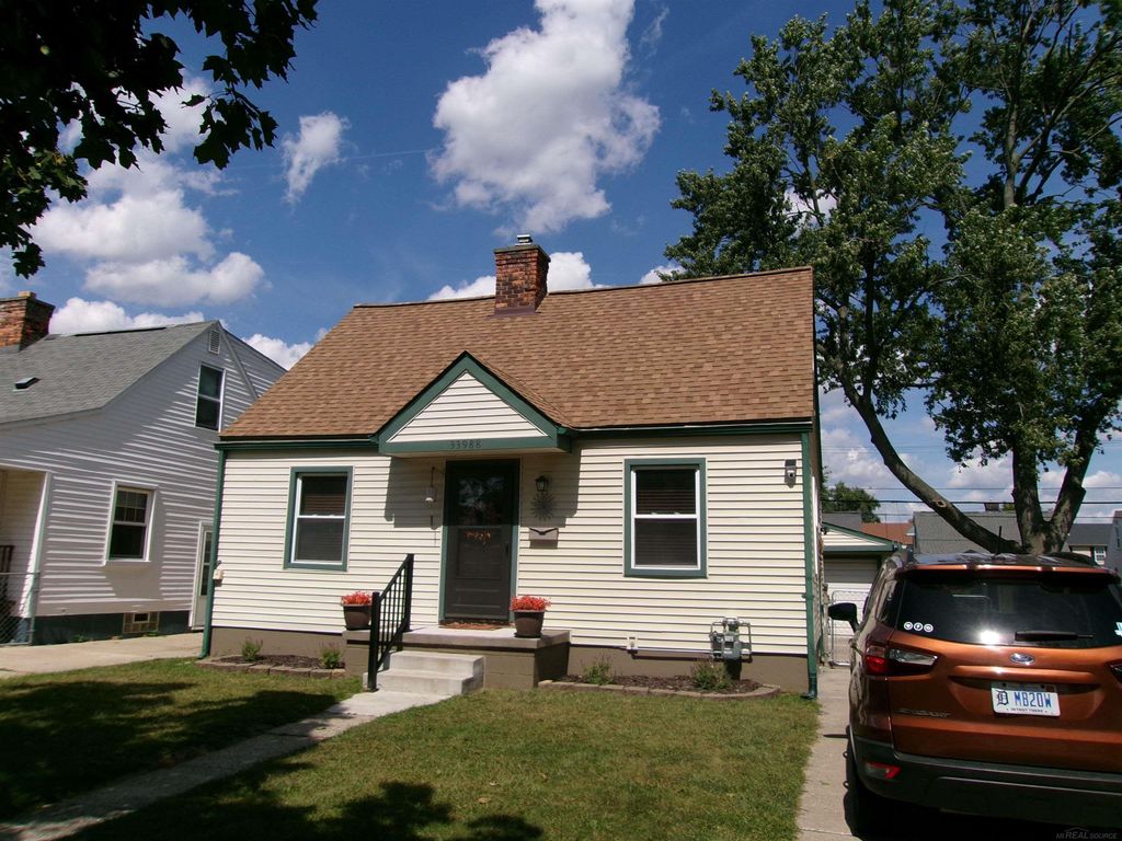 33988 Currier Street, Wayne, MI 48184