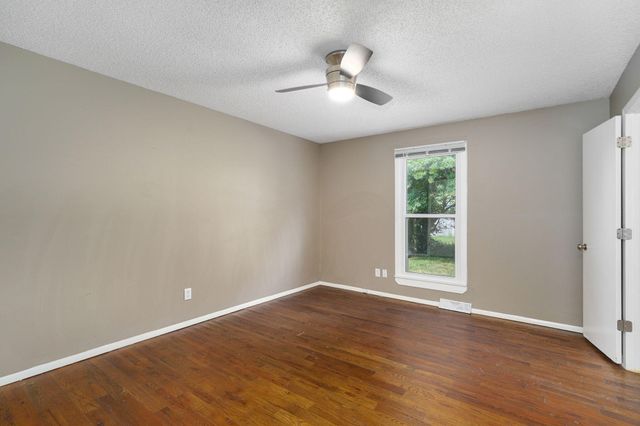 2520 S Fort Avenue, Springfield, MO 65807