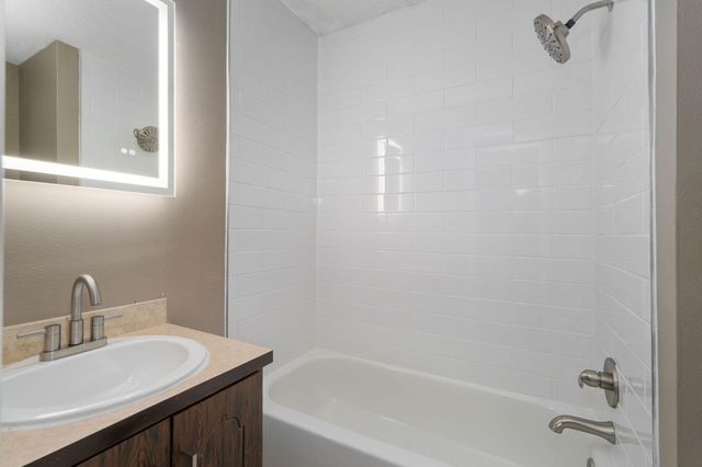 2520 S Fort Avenue, Springfield, MO 65807
