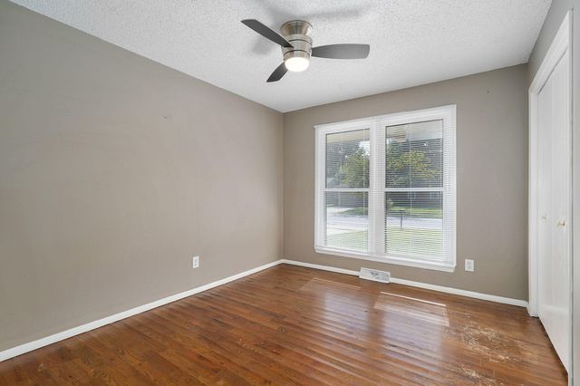 2520 S Fort Avenue, Springfield, MO 65807