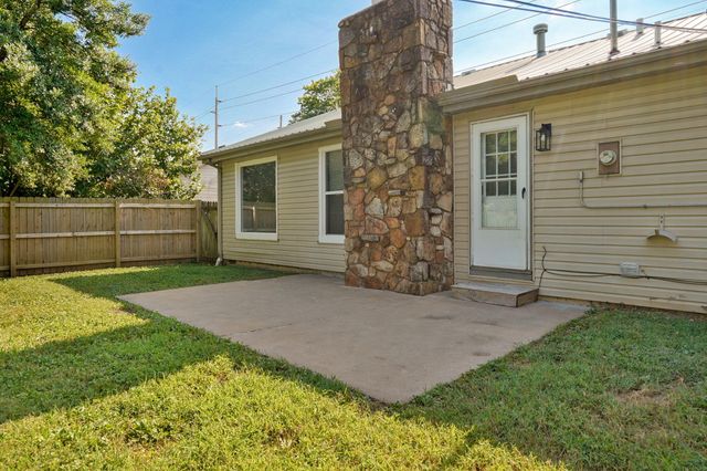 2520 S Fort Avenue, Springfield, MO 65807