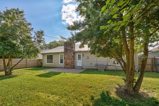 2520 S Fort Avenue, Springfield, MO 65807