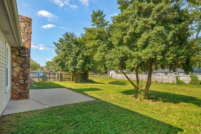 2520 S Fort Avenue, Springfield, MO 65807