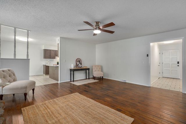 2520 S Fort Avenue, Springfield, MO 65807