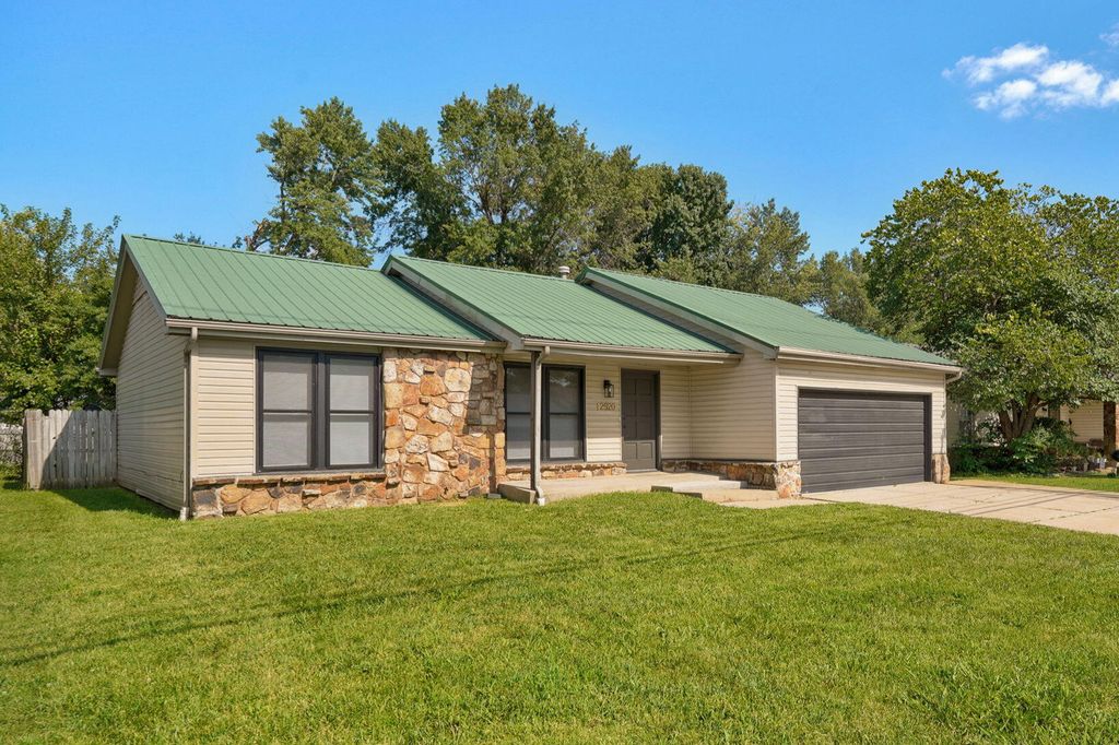 2520 S Fort Avenue, Springfield, MO 65807