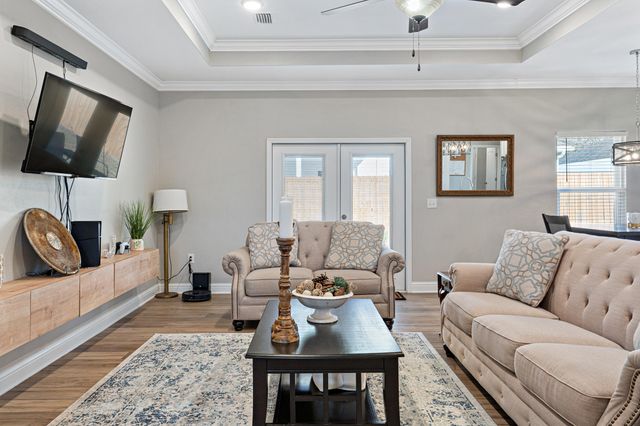 10 Lucky Lane, Mary Esther, FL 32569