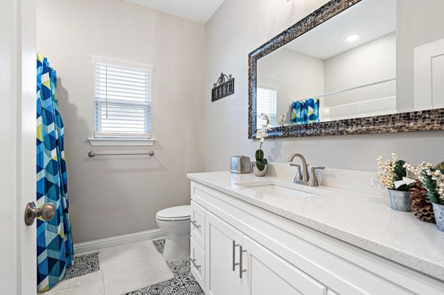 10 Lucky Lane, Mary Esther, FL 32569